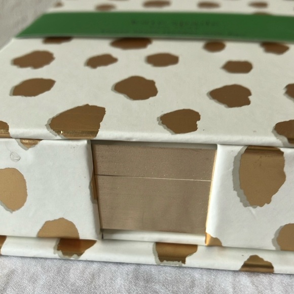 Kate Spade: Gold & White Note Holder with Pen - Picture 12 of 16
